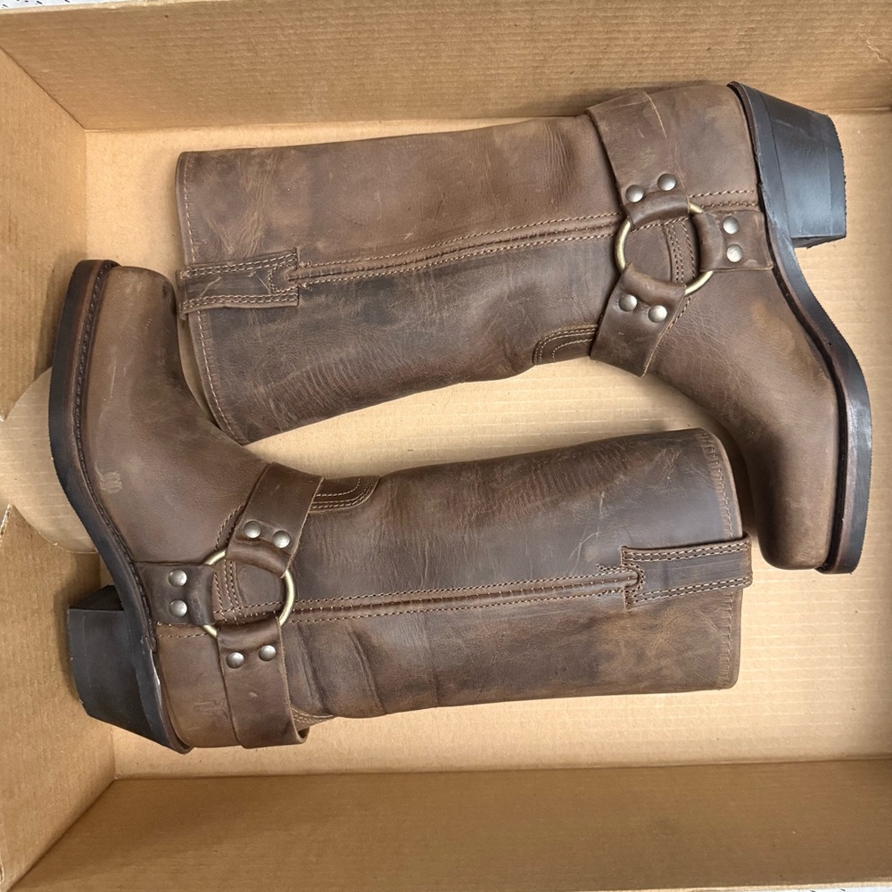 NWT Frye Harness 12R Boots Tan Size 5